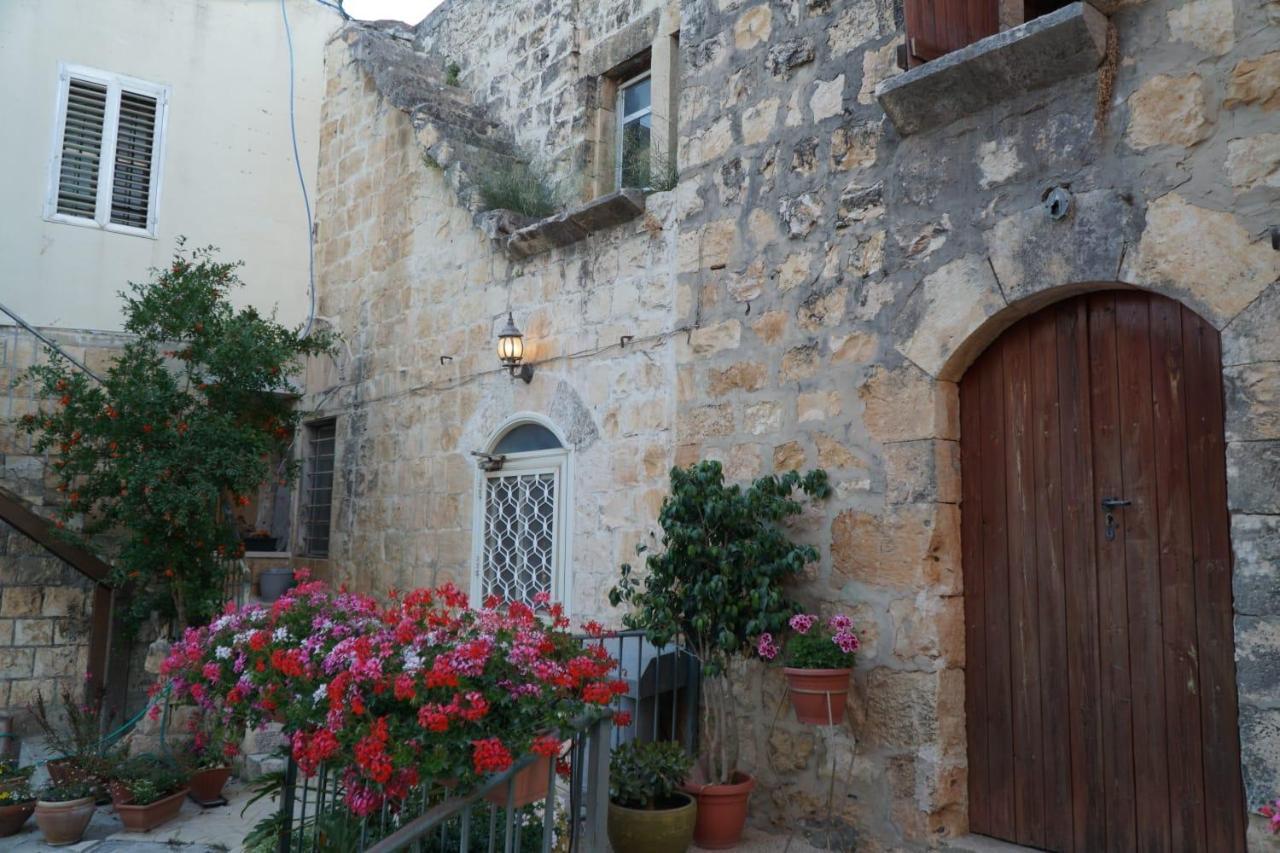 Alpenrose Hotel Mi'ilya Buitenkant foto